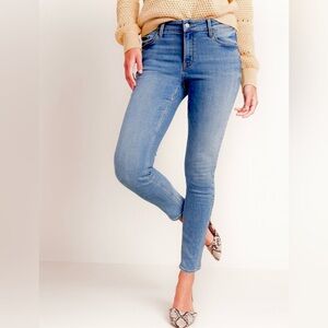 Old Navy Rockstar Super Skinny Jeans